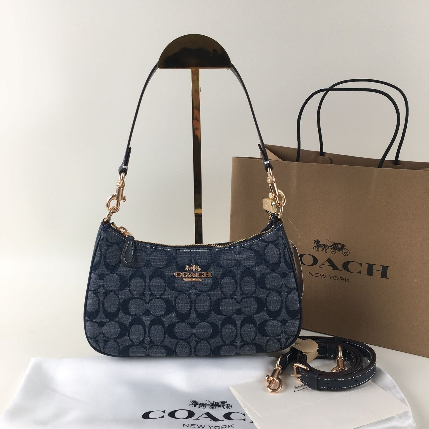 COACH Teri Shoulder Bag Signature Chambray CH139 π