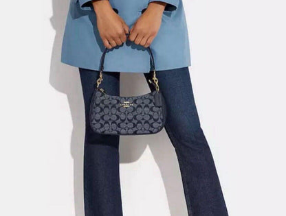 OACH CH139 Teri Shoulder Bag – Signature Chambray Blue 2-Way Shoulder Bag 👜